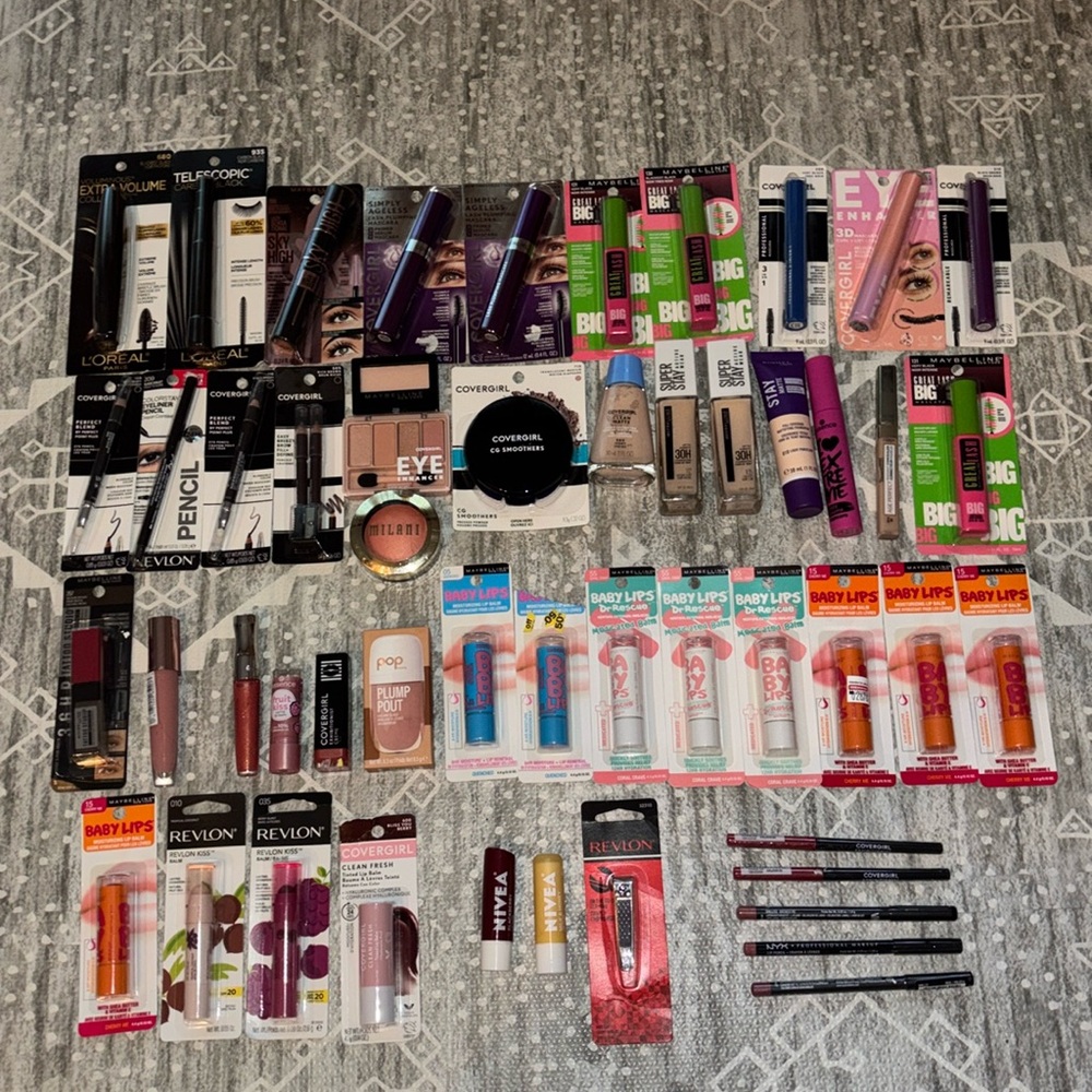 Huge makeup lot L’Oréal Revlon maybelline covergirl milani Nivea